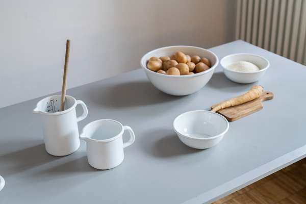 Jarra de hierro esmaltado para leche