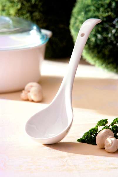 Cucharón para sopa de porcelana 28 cm