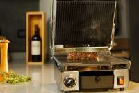 Vista previa: Plancha eléctrica con revestimiento cerámico Vista previa: Plancha eléctrica con revestimiento cerámico