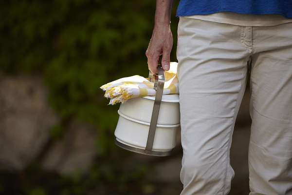 Fiambrera de hierro con esmaltado natural 0,75 l.