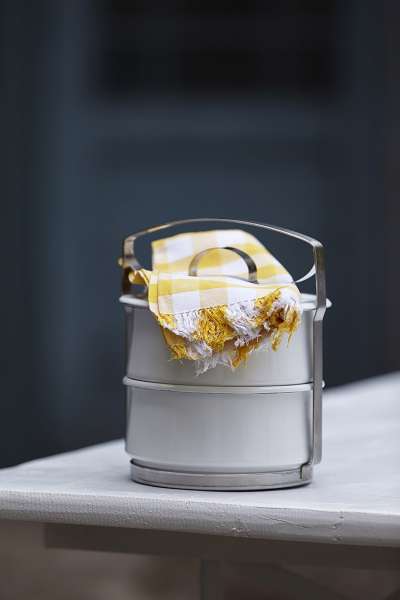 Fiambrera de hierro con esmaltado natural 0,75 l.