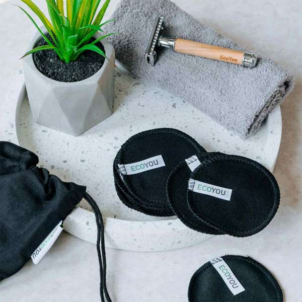 Almohadillas ecológicas negras para limpieza facial