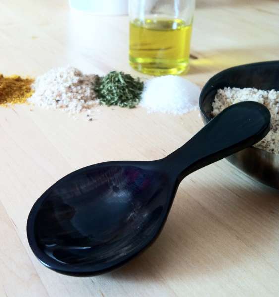 Cuchara de medición de asta de 9 cm