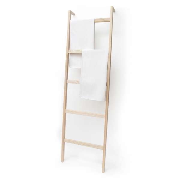 Toallero/colgador de madera de fresno Leo