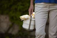 Vista previa: Fiambrera de hierro con esmaltado natural 0,75 l. Vista previa: Fiambrera de hierro con esmaltado natural 0,75 l.