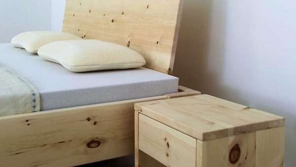 Cama de madera maciza Cuneo sin metal